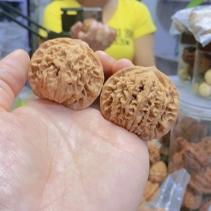 【闪购商品】文玩核桃把件44.5/45老款狮子头