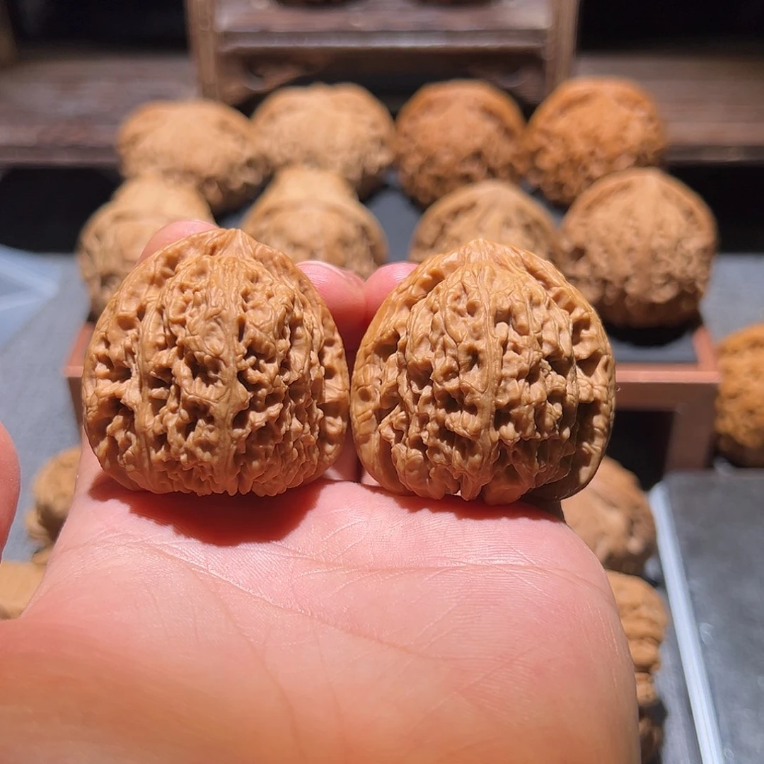 文玩核桃把件40三角疆