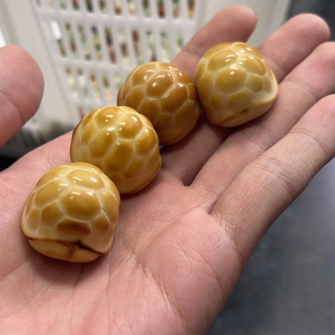 吊坠白玉菩提z26-30/微瑕3颗富甲