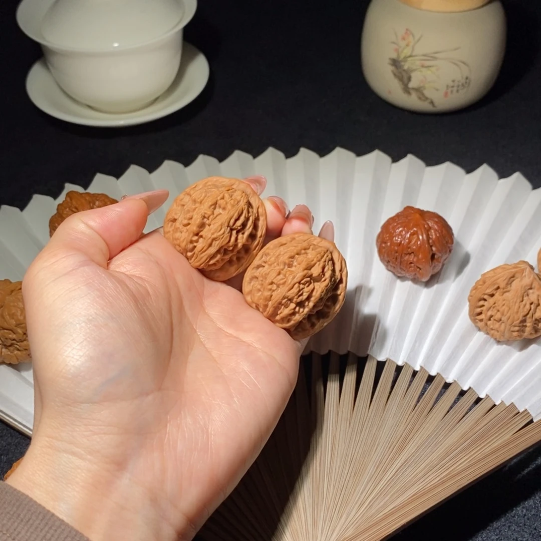 文玩核桃吊坠麦穗虎头37