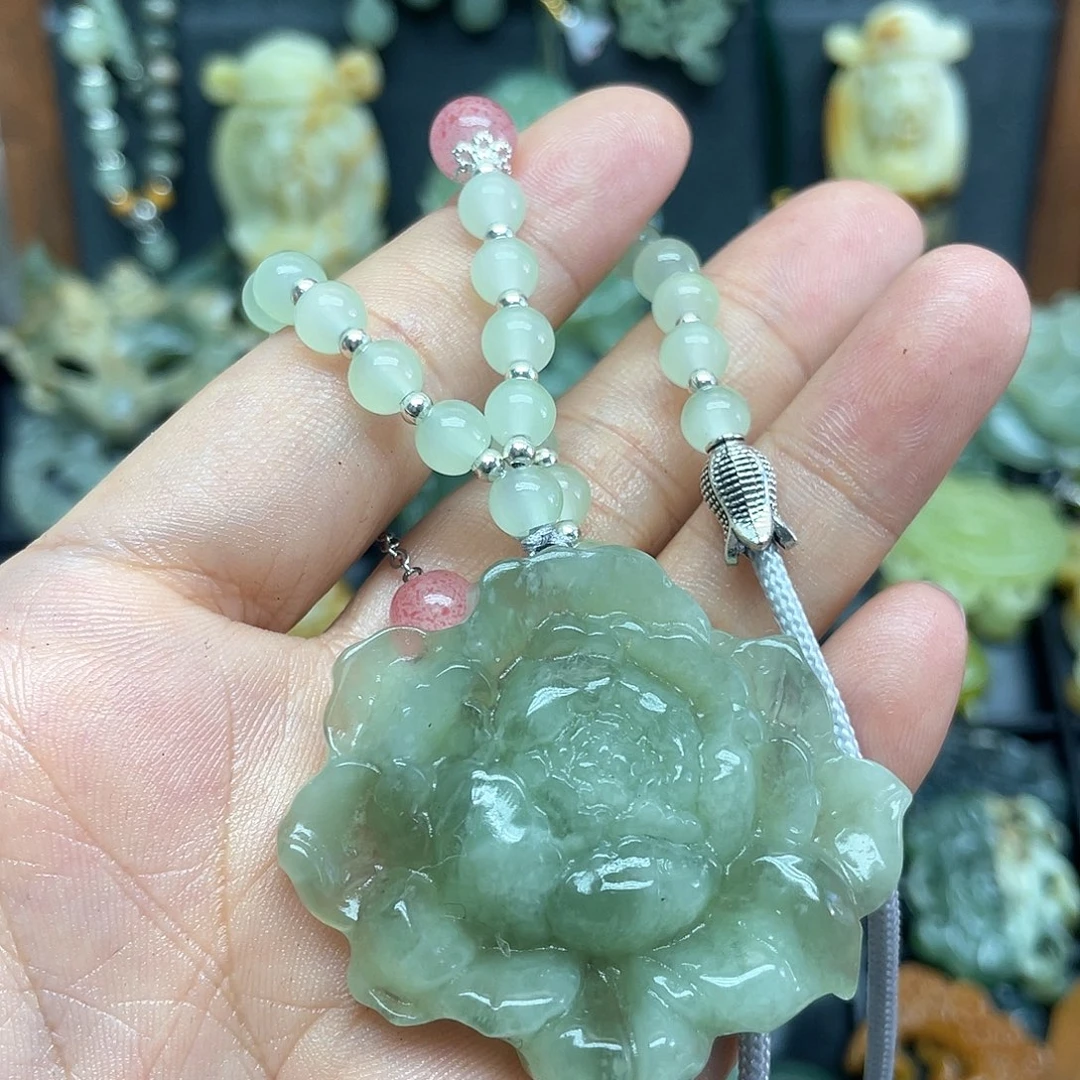 未镶嵌蛇纹石玉颈饰