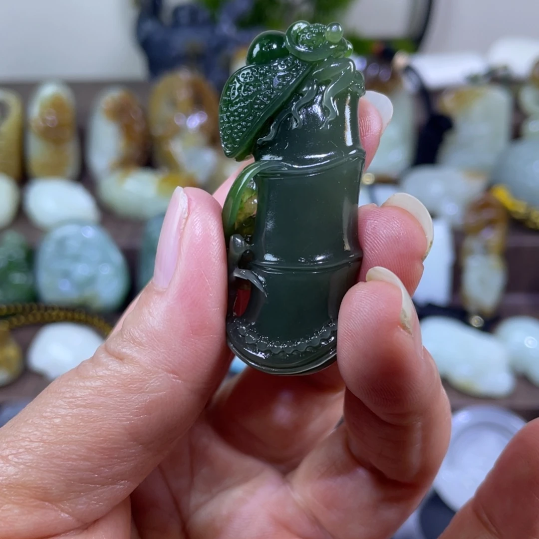 和田玉（碧玉）未镶嵌颈饰