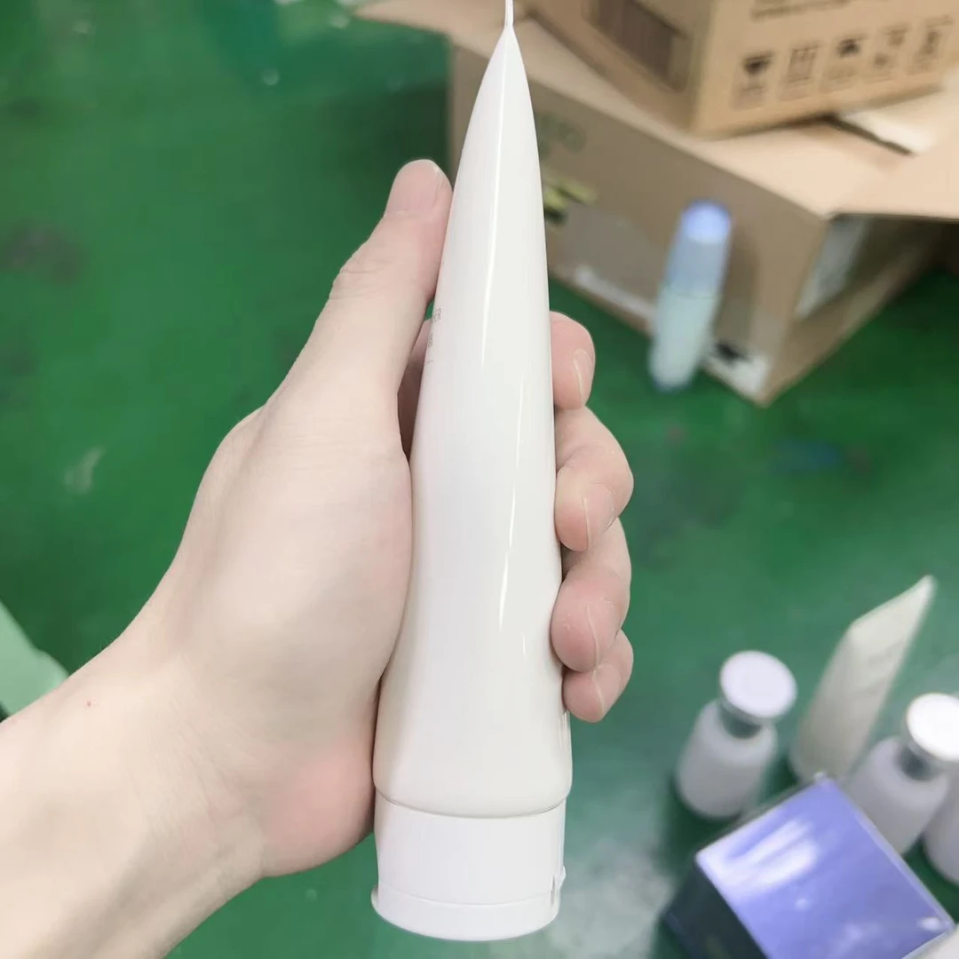 新肌紧致洁面乳100g 无盒