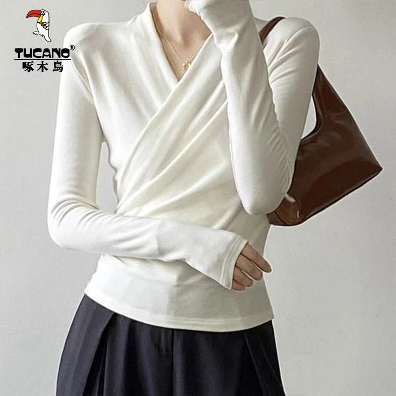 啄木鸟秋季薄款显瘦V领长袖女设计感褶皱上衣气质时尚T恤百搭通勤