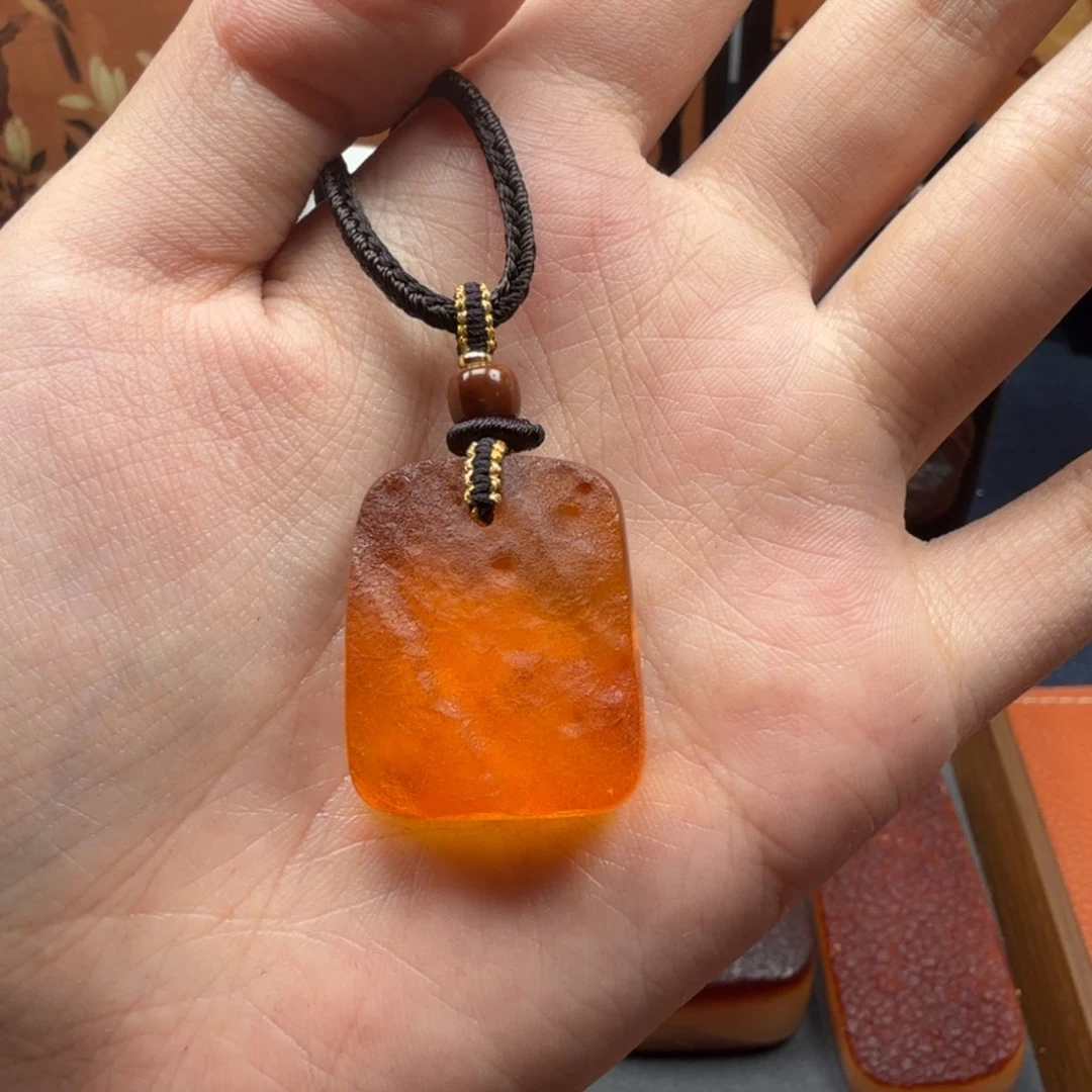 蜜蜡未镶嵌吊坠(赠链)