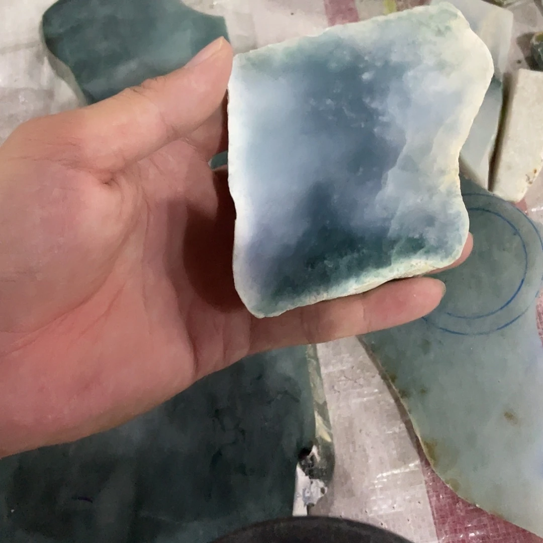 *****颈饰未镶嵌翡翠翡翠