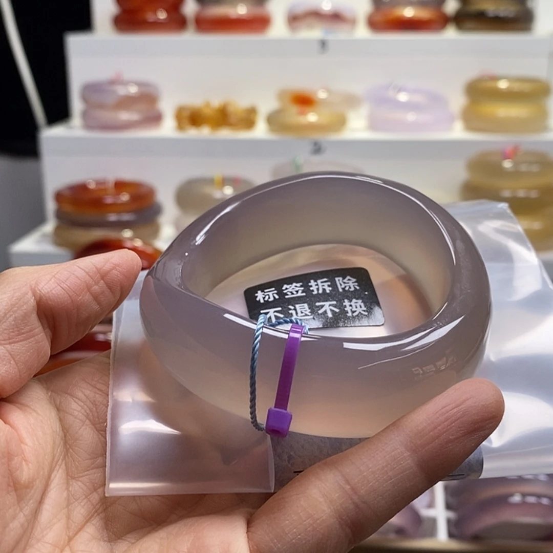 珈***瑄玛瑙/玉髓未镶嵌手镯