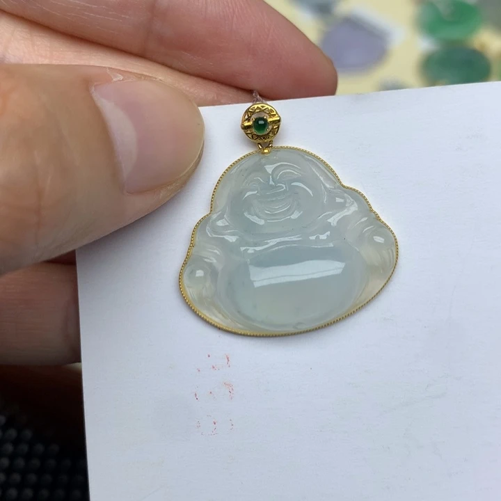 颈饰18K金镶嵌翡翠