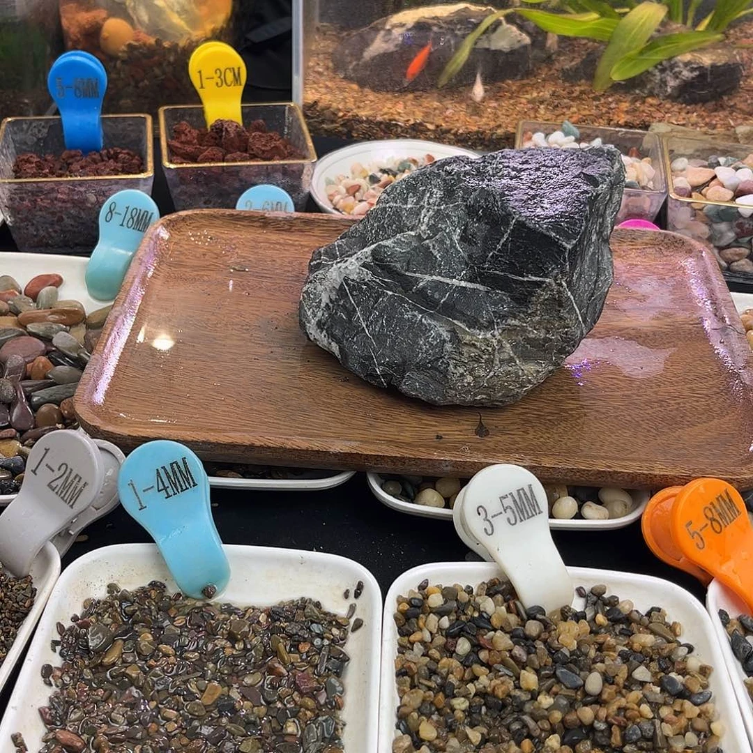 纯天然的青龙石1个