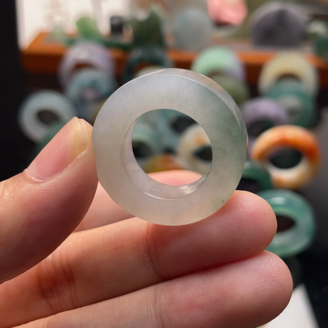 定制翡翠未镶嵌水底绿