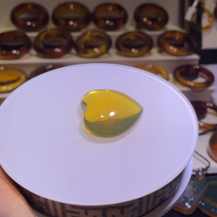 琥珀颈饰未镶嵌爱心吊坠