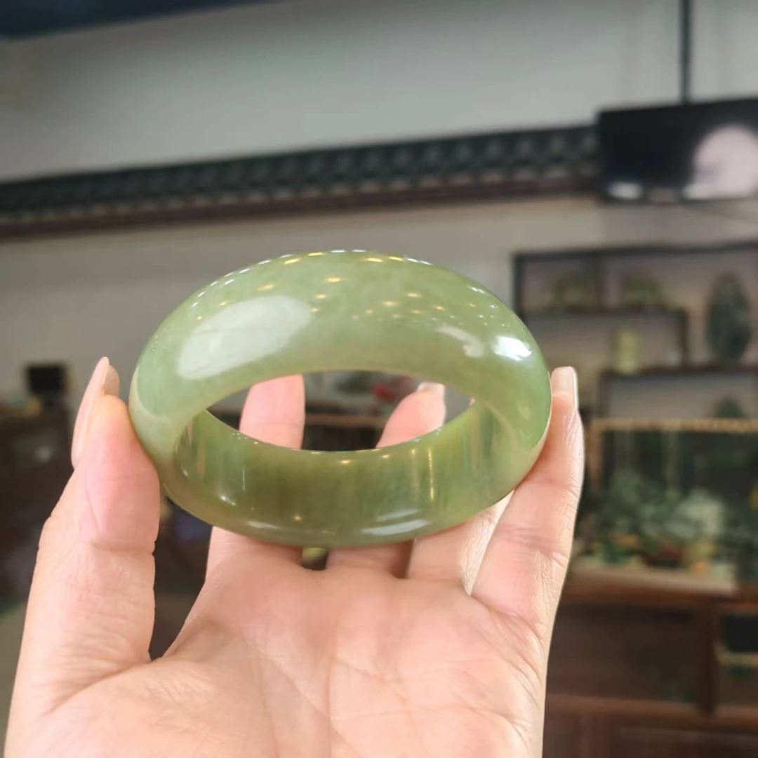 天然岫玉精美湖水绿轮胎手镯