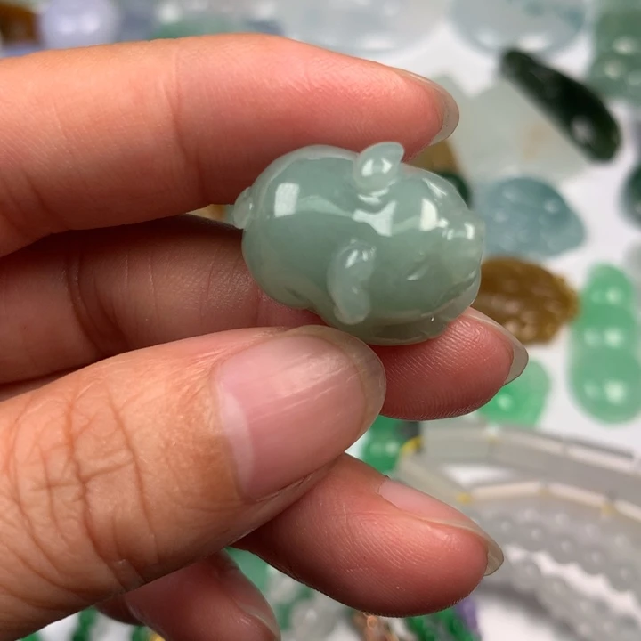 翡翠未镶嵌颈饰翡翠