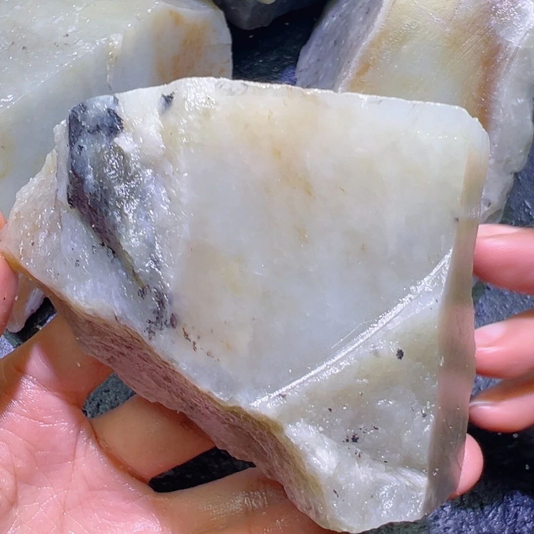 和田玉未镶嵌珠宝半成品