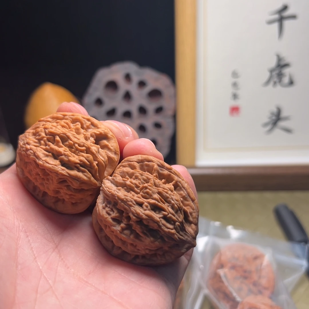 涨***了文玩核桃吊坠虎头