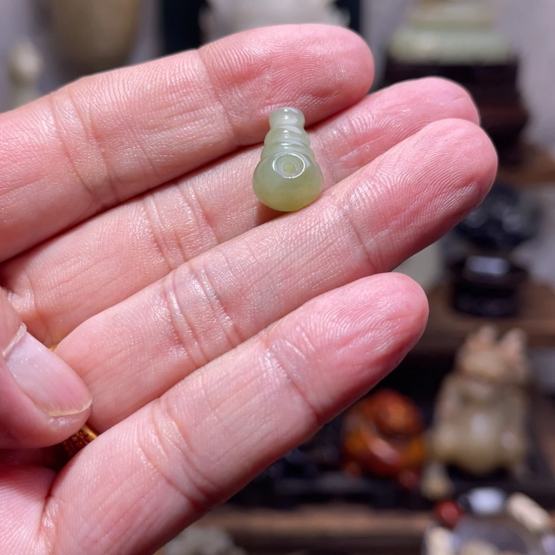 用***9未镶嵌和田玉挂件