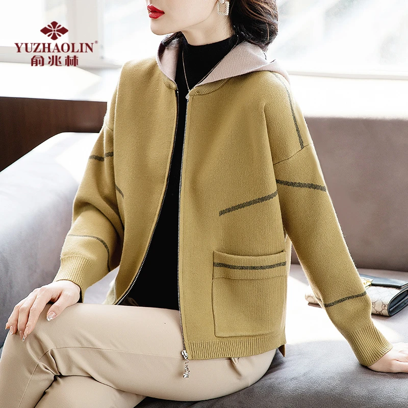 俞兆林妈妈春装洋气针织夹克外套中年女装春秋外衣中老年连帽短款