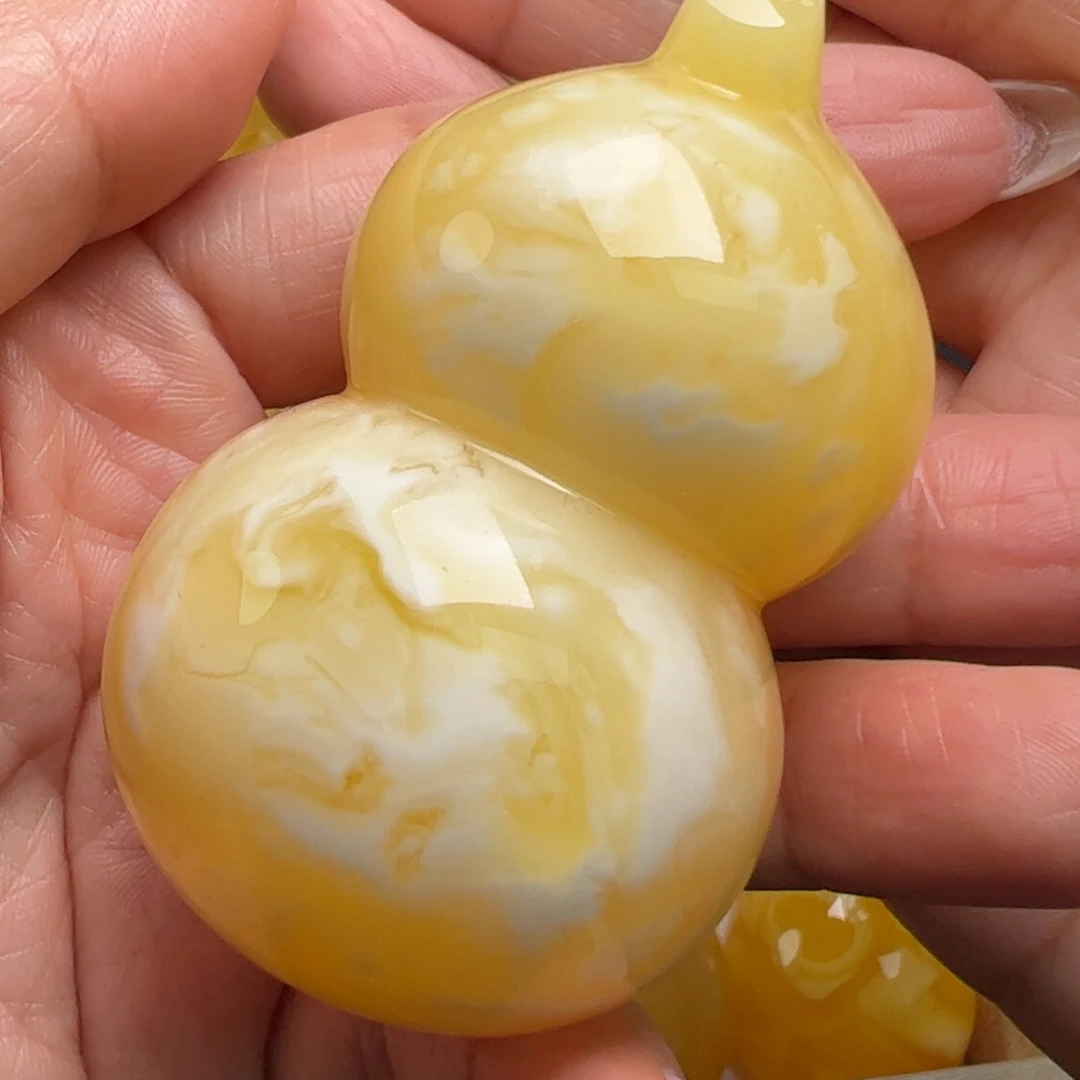 蜜蜡吊坠(不含链)未镶嵌无烤色无优化无补胶无煮蜜无覆膜无辐照
