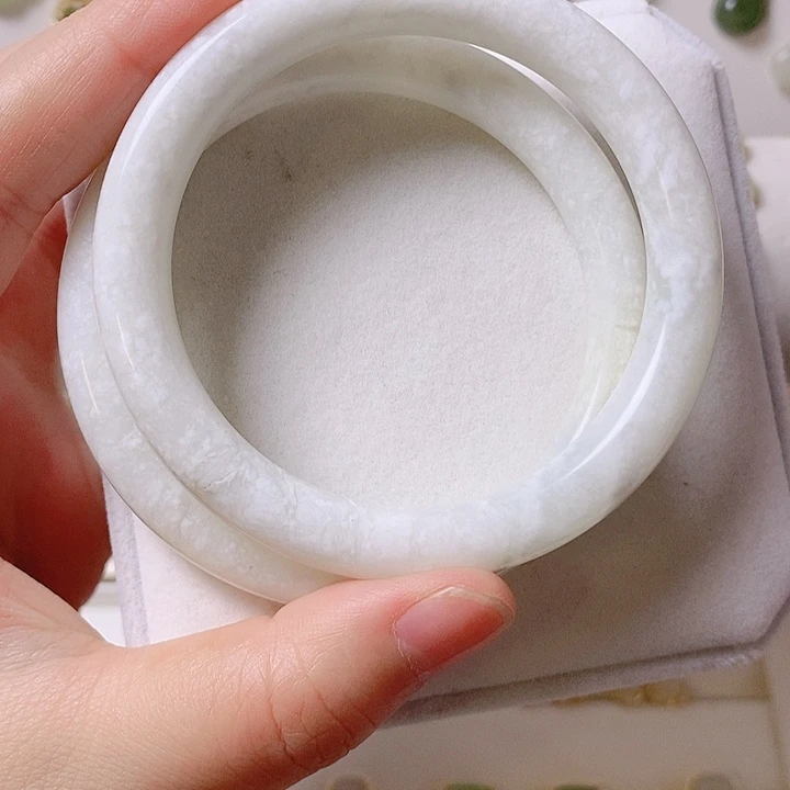 未镶嵌蛇纹石玉手镯圈口55