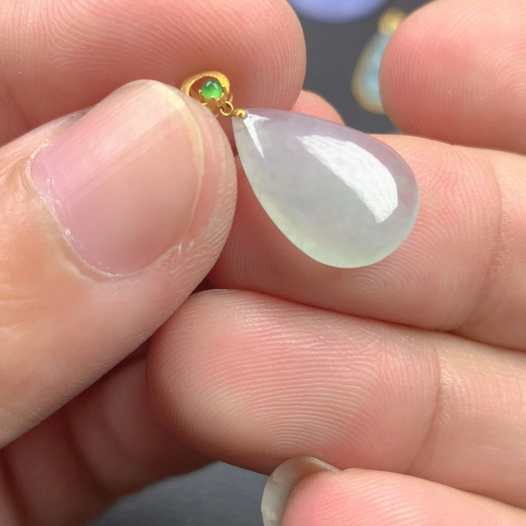 【闪购商品】颈饰18K金镶嵌翡翠翡翠