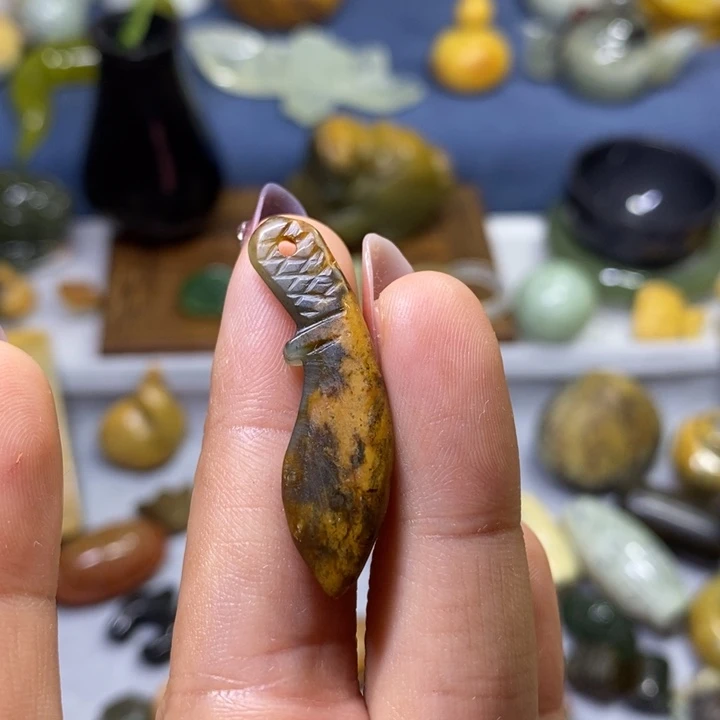 岫岩河磨玉（透闪石质玉）未镶嵌挂件