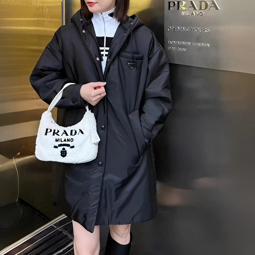 99新 Prada/普拉达 CM0180  三角标连帽长袖棉服外套 36 XS码