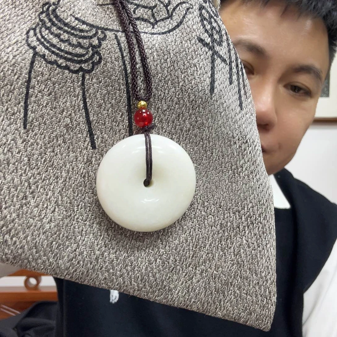 蓝田玉（蛇纹石化大理石玉）未镶嵌颈饰