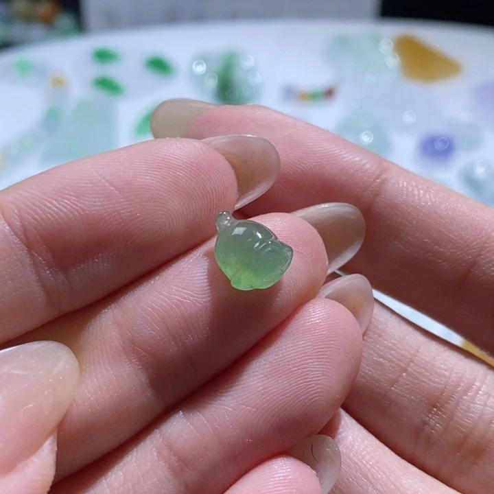 定制翡翠未镶嵌莲蓬