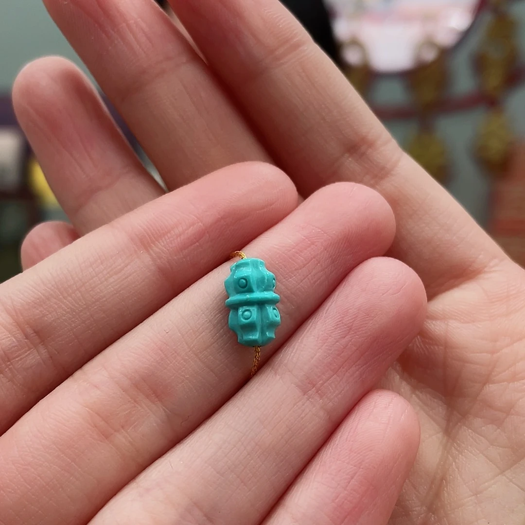 绿松石颈饰未镶嵌