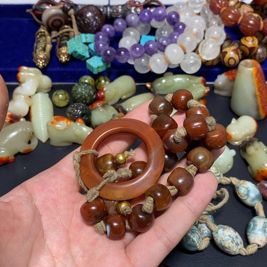 玉***引玛瑙/玉髓未镶嵌颈饰