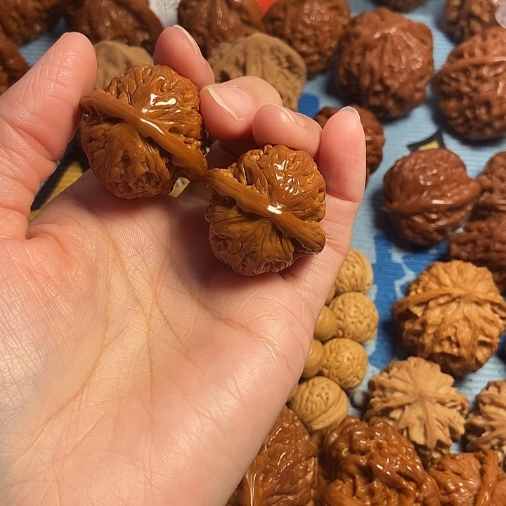 ****》吊坠文玩核桃32白狮子