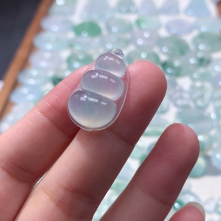 颈饰未镶嵌翡翠冰种福豆