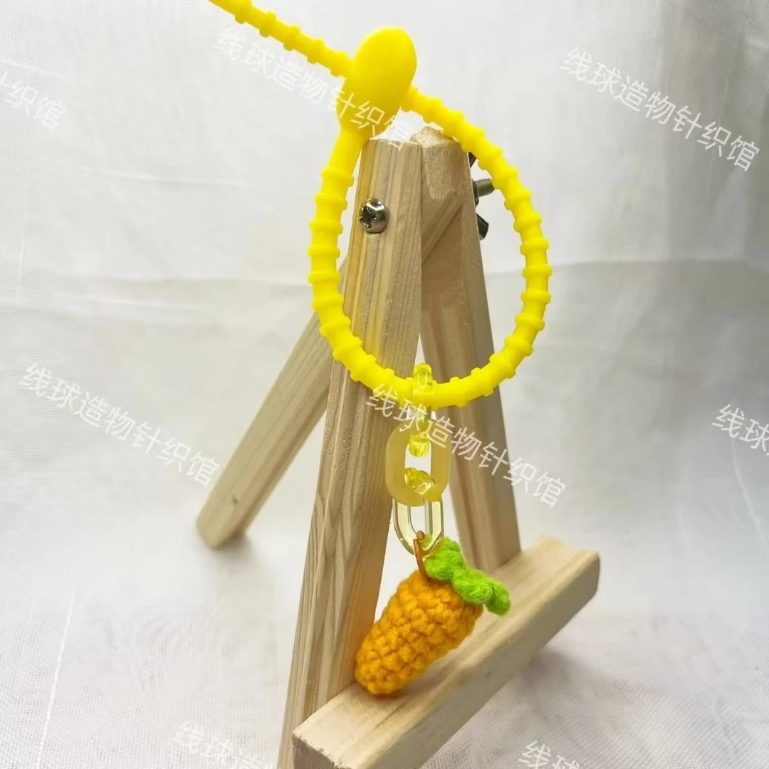 毛线钩织迷你小萝卜手工半成品diy/摆摊必备发夹手机链甜美挂件