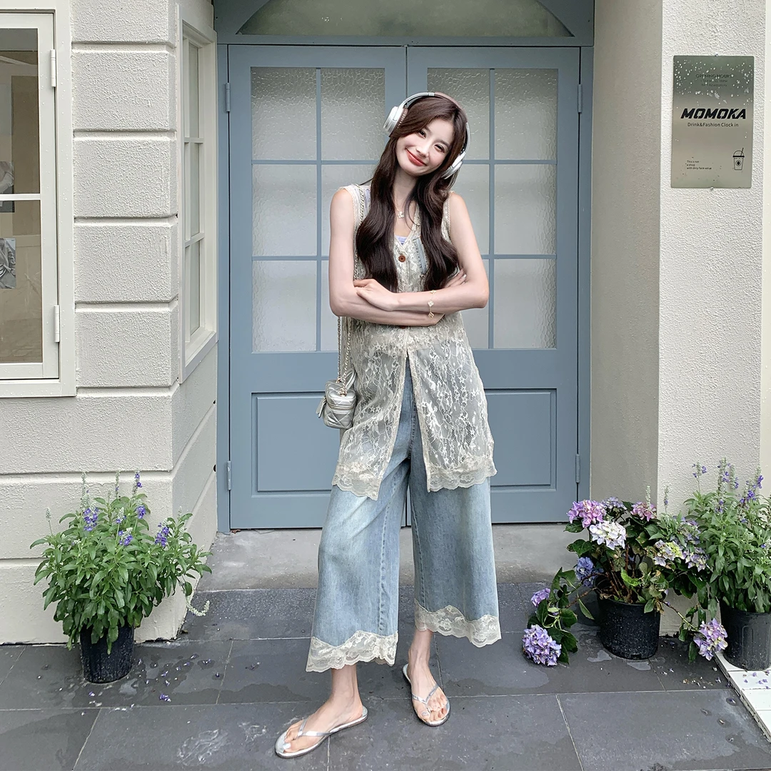 复古蕾丝无袖上衣牛仔阔腿裤套装女夏2025新款设计感九分裤两件套