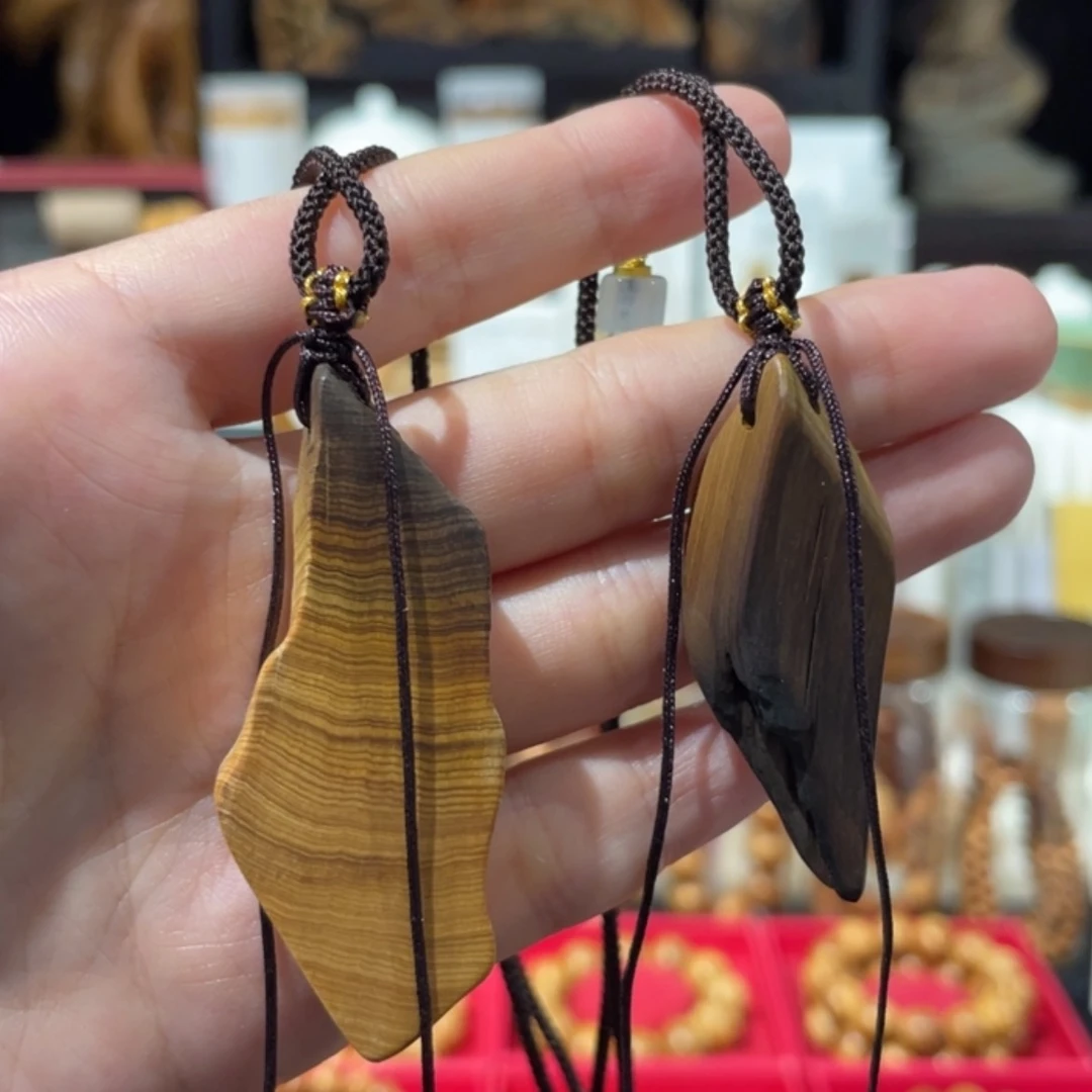 【闪购商品】崖柏雷击小吊坠下单备注款式