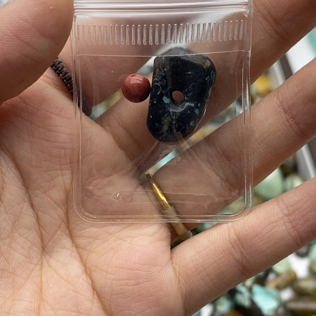小***学南红玛瑙未镶嵌珠宝奇石