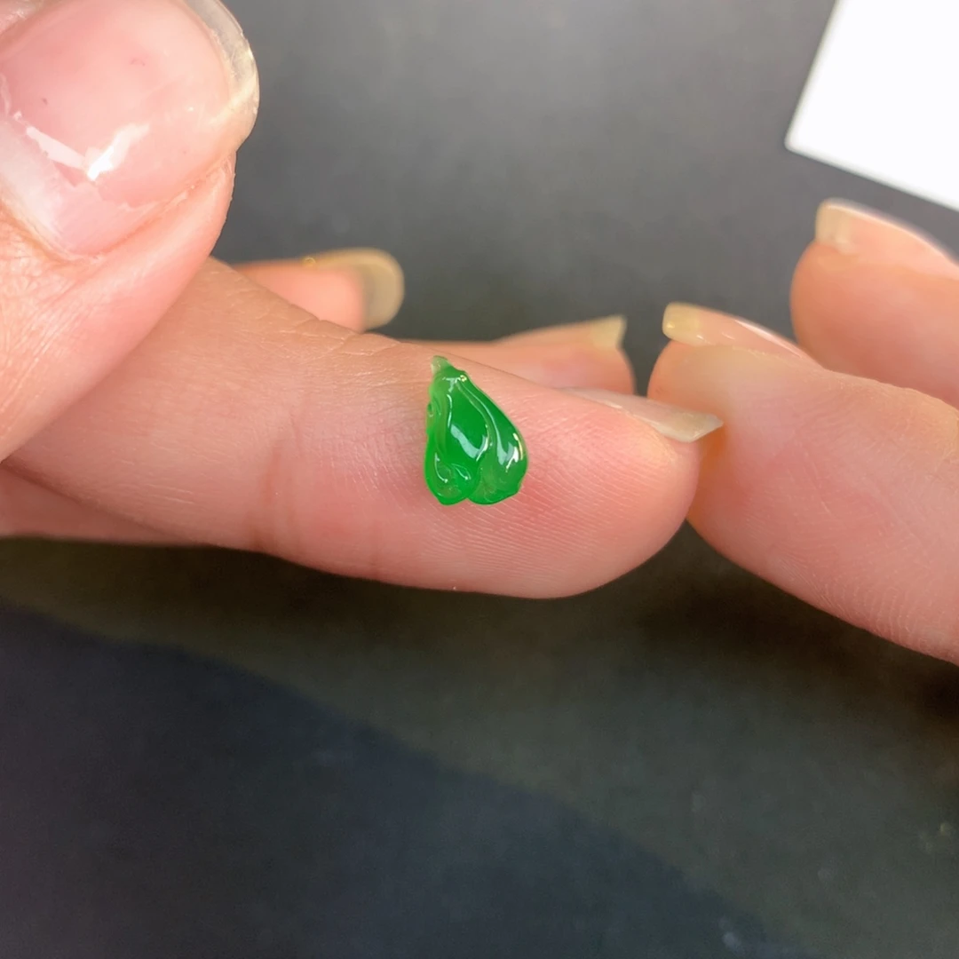 翡翠裸石8.43-5.69-3.15