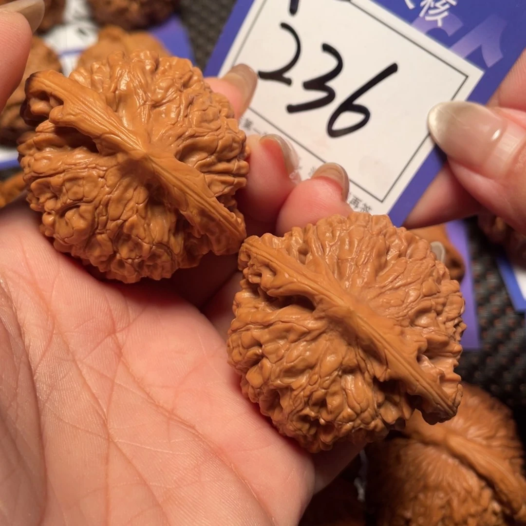 文玩核桃吊坠236号官帽46