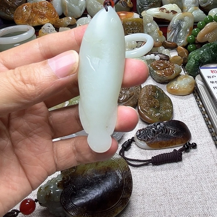 风***静和田玉未镶嵌挂件