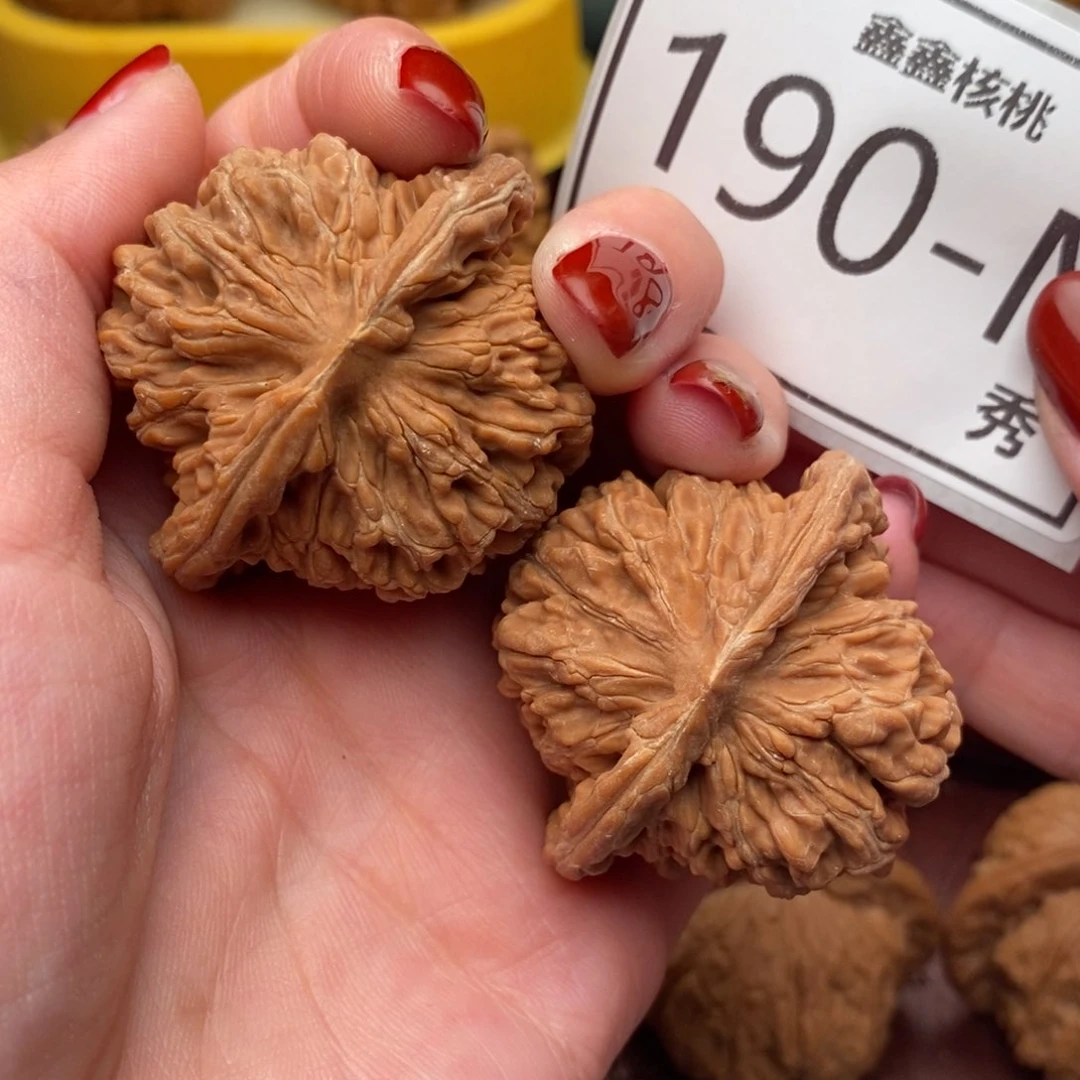 文玩核桃把件汉高楼44