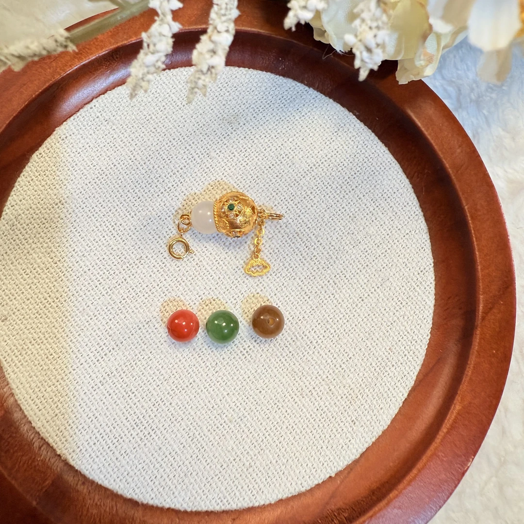 18k金葫芦吊坠搭配款式多样性发其一