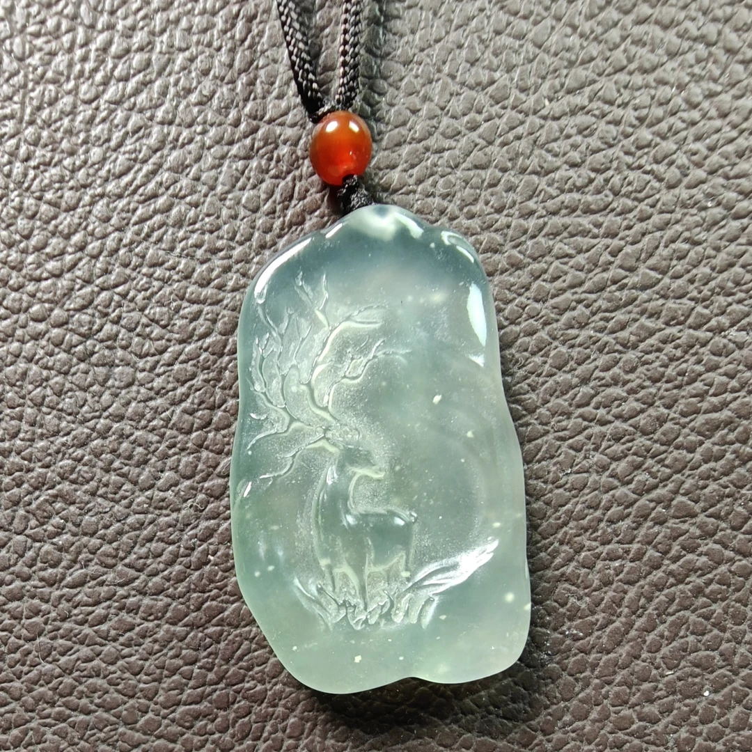 【周总宠粉】天然冰绿玉鹿牌