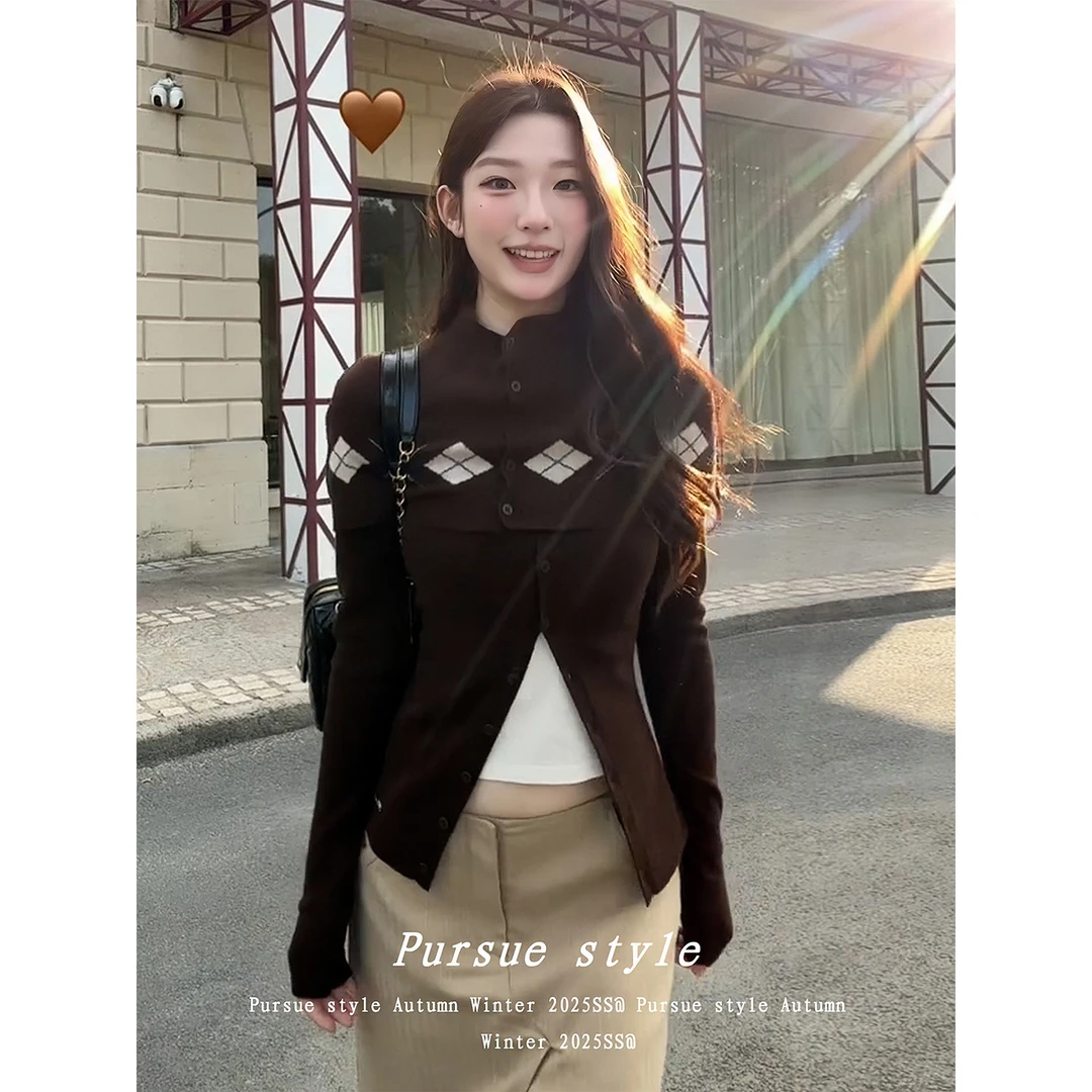 美拉德咖色针织衫2025女秋冬修身内搭毛衣长袖显瘦辣妹炸街上衣潮