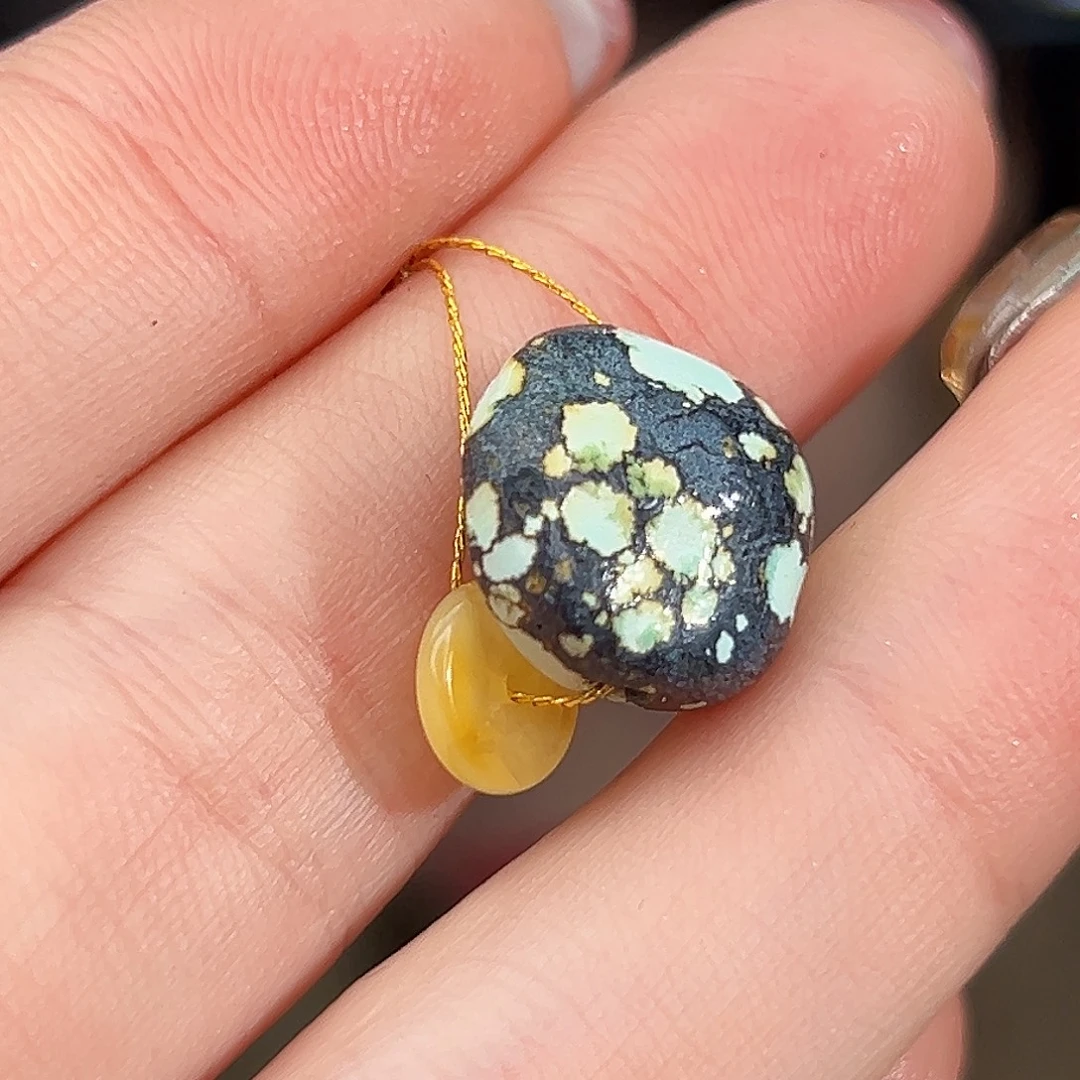 蜜蜡未镶嵌珠宝奇石