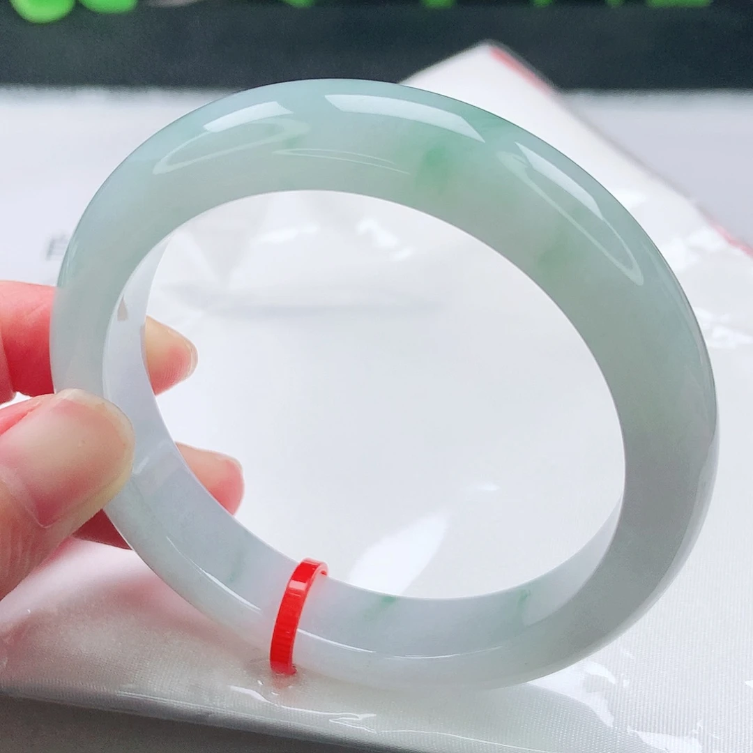 翡翠手镯未镶嵌57圈