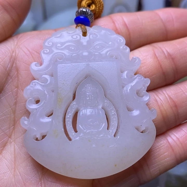 和田玉未镶嵌把件