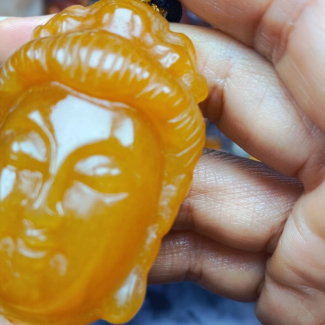 石英质玉（黄龙玉）未镶嵌颈饰