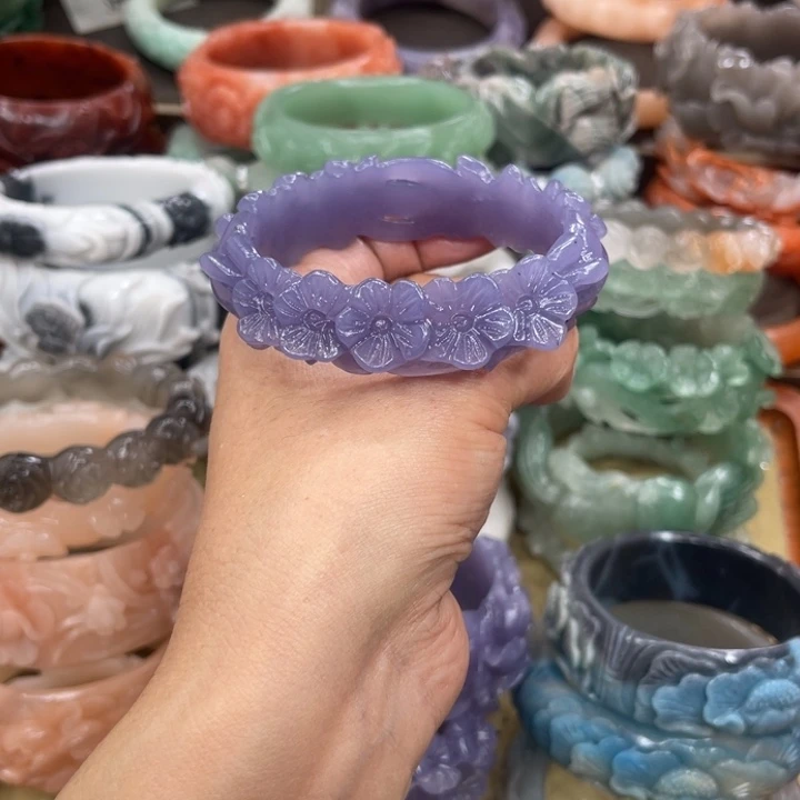 远***儿石英岩玉未镶嵌手镯