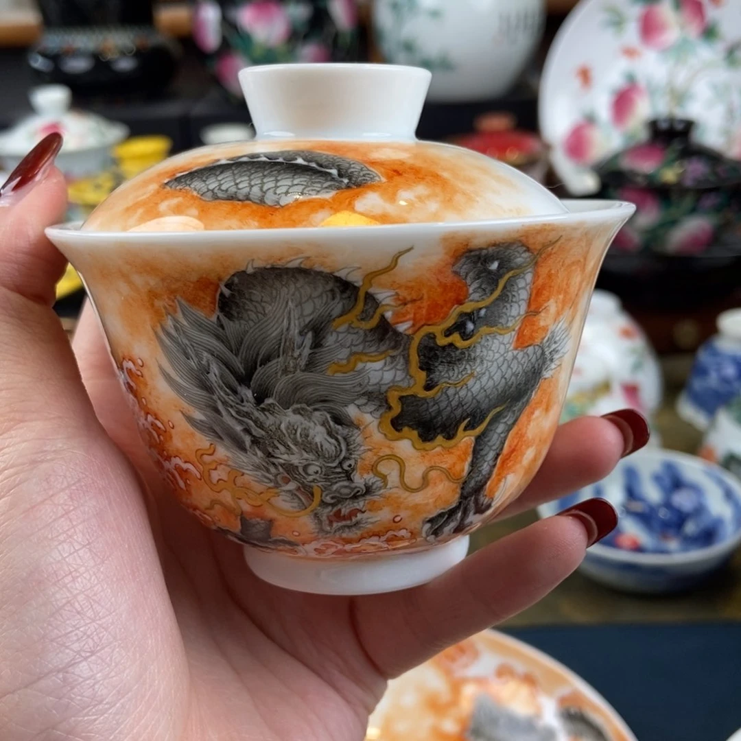 陶瓷艺术家的作品是一种