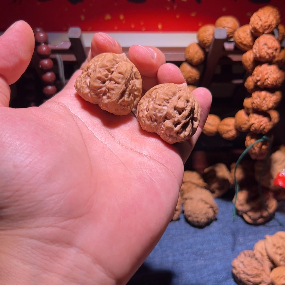 T***.吊坠文玩核桃36几乎全品蛙，一只小水尖，不是黄